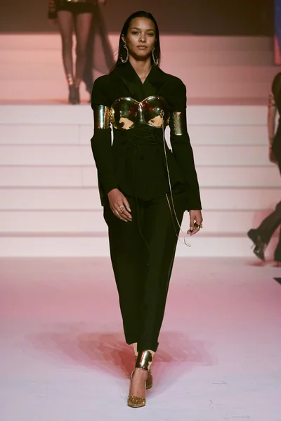 Look 74